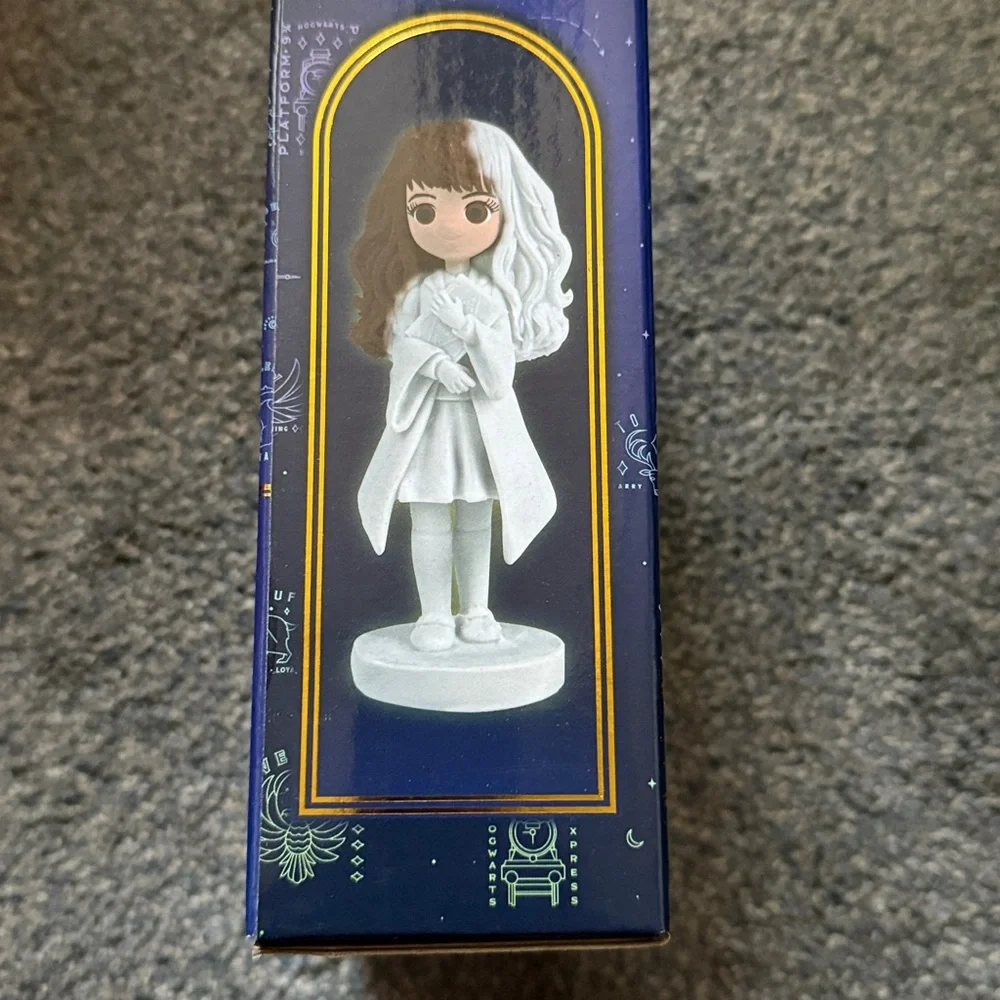 Hermione Granger from Harry Potter Model Paint Set